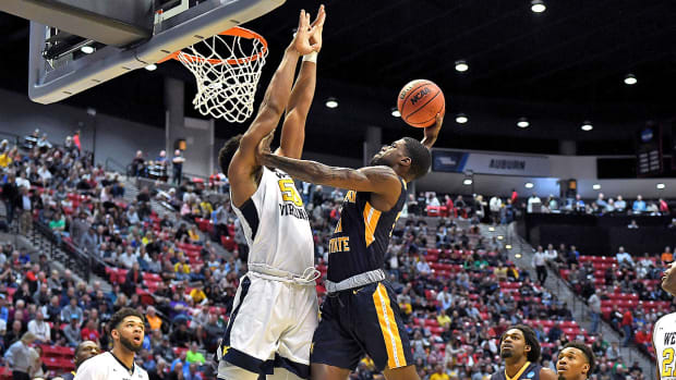 sagaba-konate-west-virginia-shot-blocking.jpg